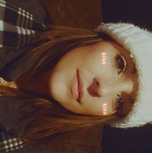 Meet your Posher, Cassandra